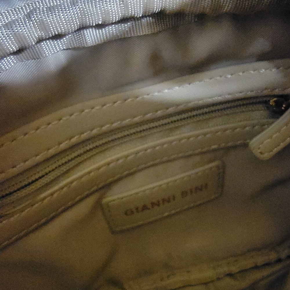 Crossbody Bag With Chain, by Giani Bini - Picture 4 of 4